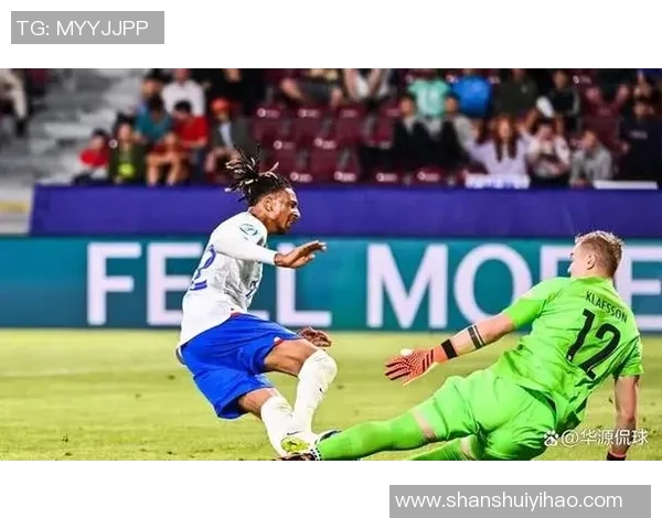 德甲激战切尔西大胜巴萨神奇扑救引发争议与热议