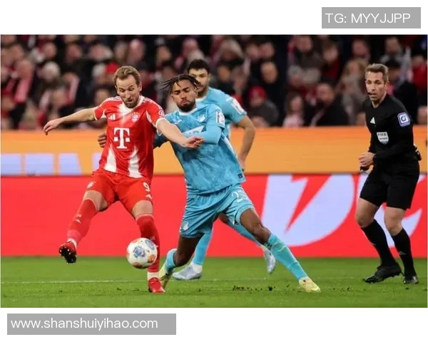 拜仁狂胜巴萨5-1引发争议判罚全场沸腾友谊赛精彩瞬间回顾